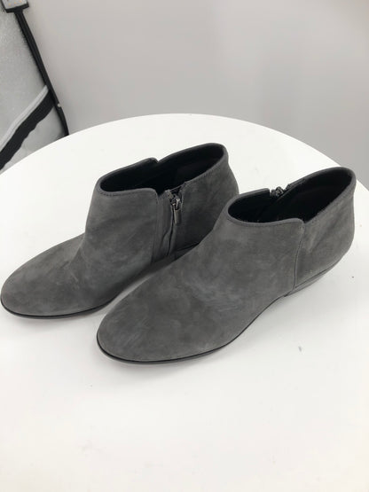 Woman's Ankle Boots