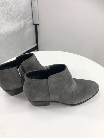 Woman's Ankle Boots